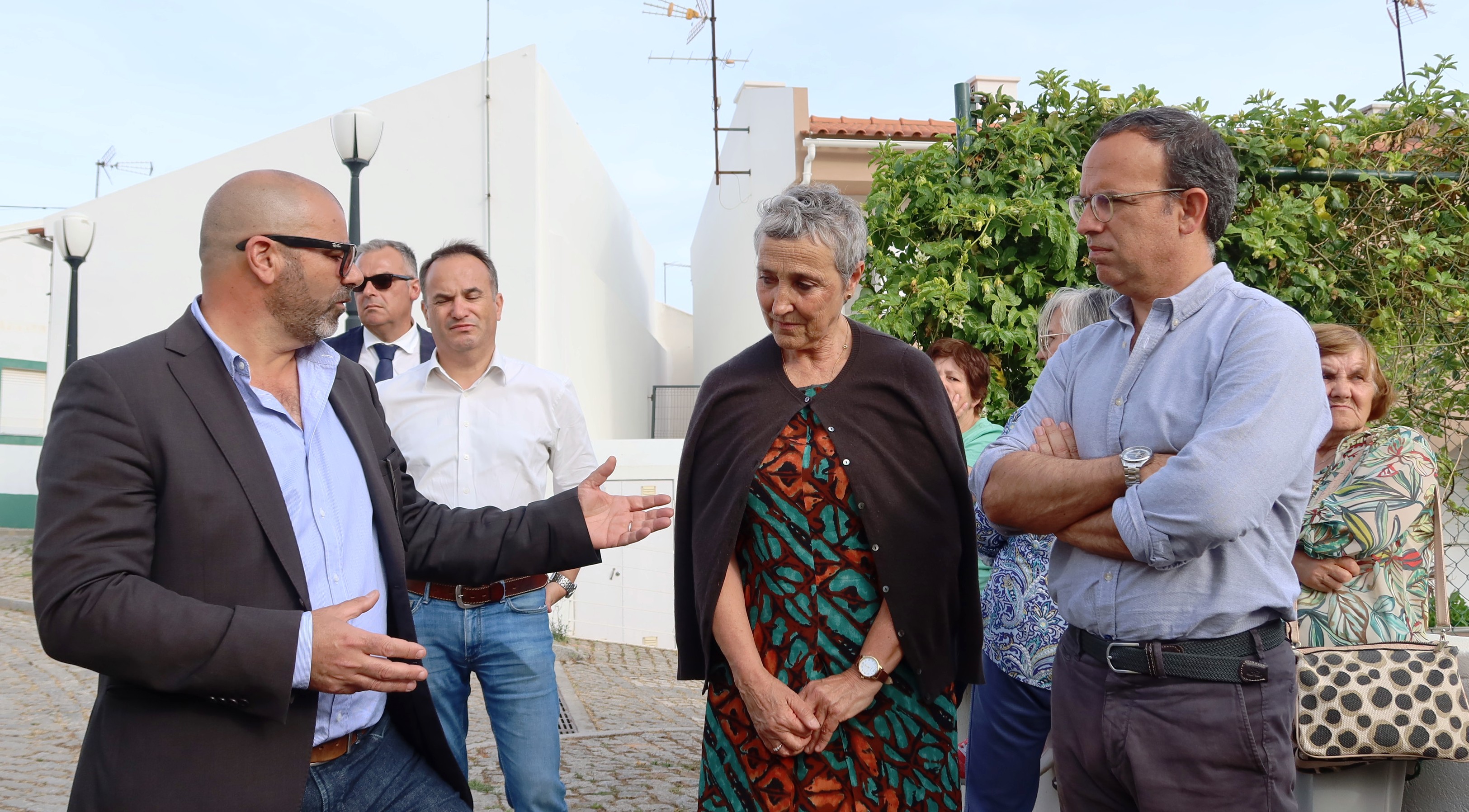 Ministro da Cultura esteve em Monchique para conhecer o projeto artístico "Lavrar o Mar"